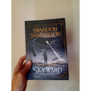 Livro Skyward Flight de Brandon Sanderson (Inglês)