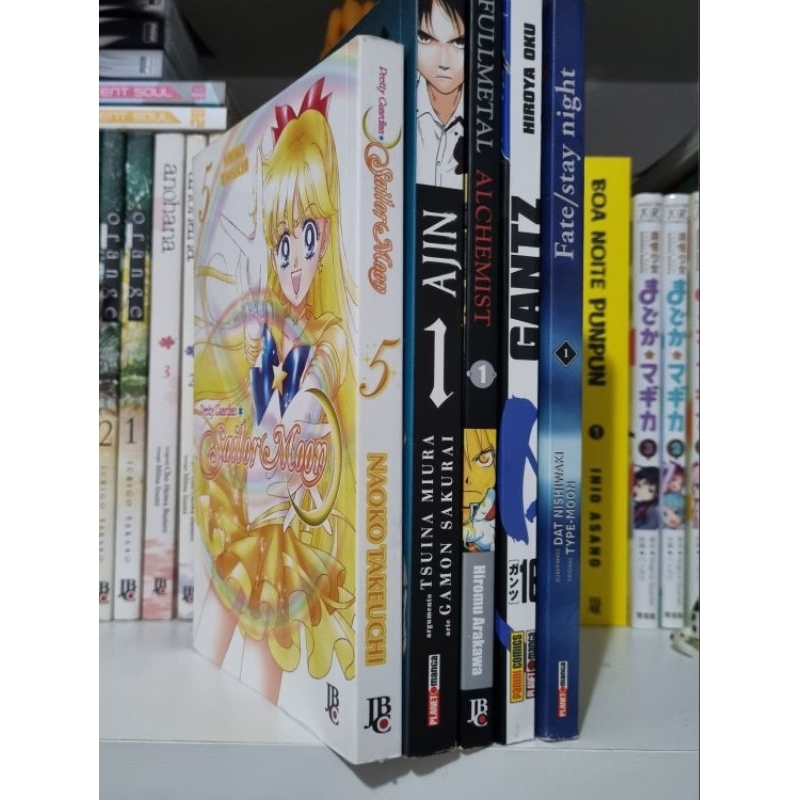 desapego de mangá usado: Sailor Moon, Fullmetal Alchemist, Fate, Ajin e Gantz.