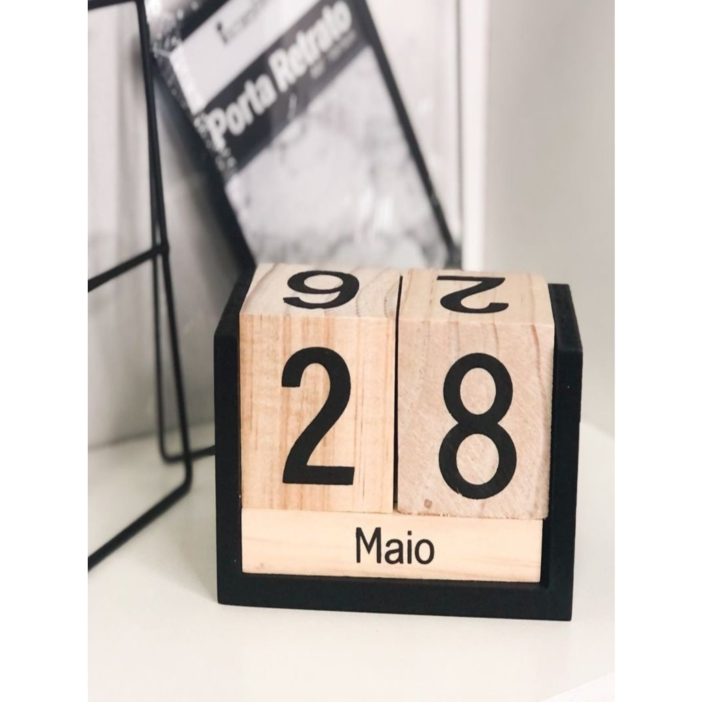 Calendário Permanente Decorativo Cubo De Mesa Madeira