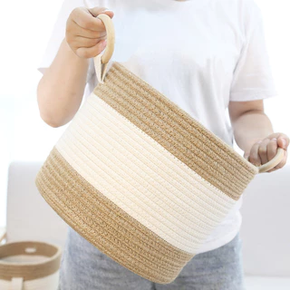 Cesto Organizador em Corda 100% Algodão - Cestinho Redondo 27cm x 22cm - Marrom e Offwhite - Alças em Madeira