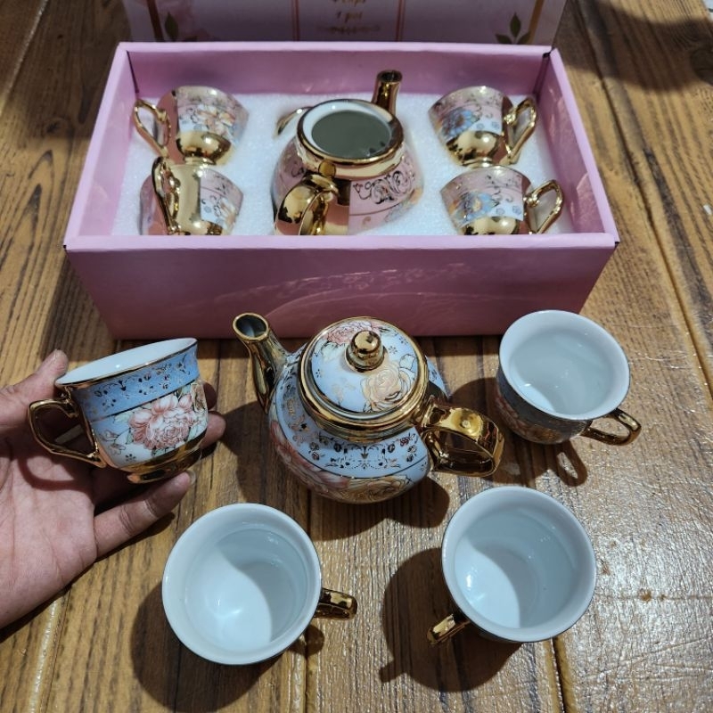 Jogo de chá infantil de porcelana  Toy tea set, Porcelain tea set