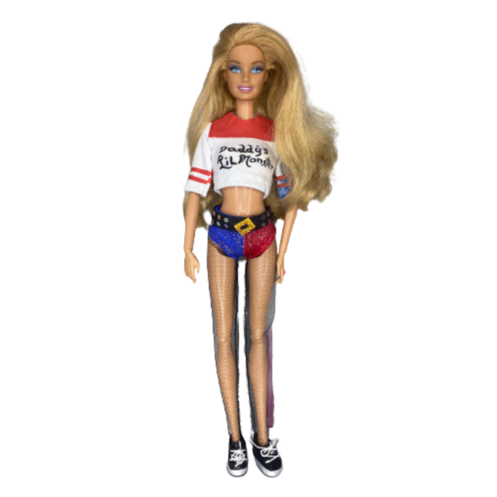 Roupa para boneca Barbie inspirada na Arlequina.
