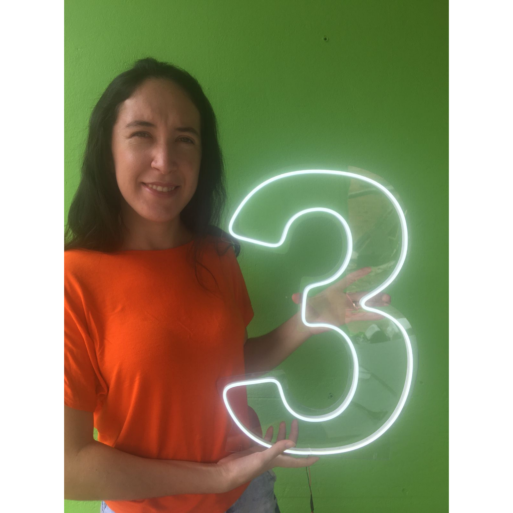 Numero 3 Led Neon com 50cm de altura fundo Cristal Transparente ...