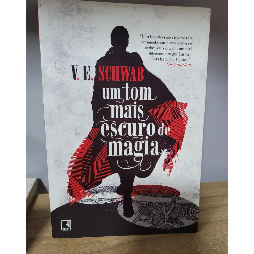 Um tom mais escuro de magia (Vol. 1 Os tons de magia) | Shopee Brasil