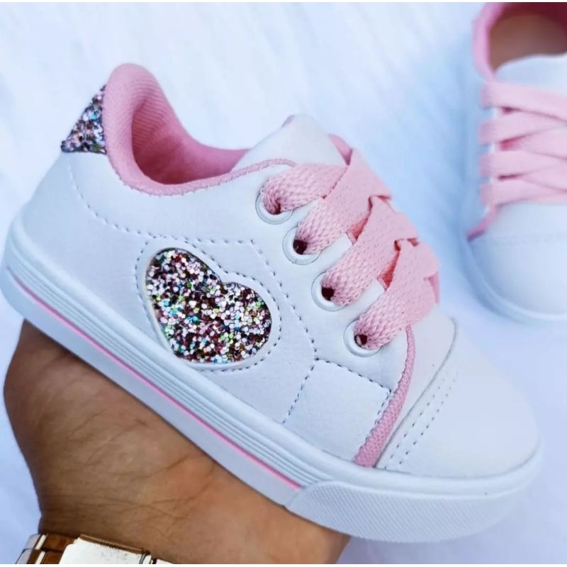 tênis infantil menina coração flocado