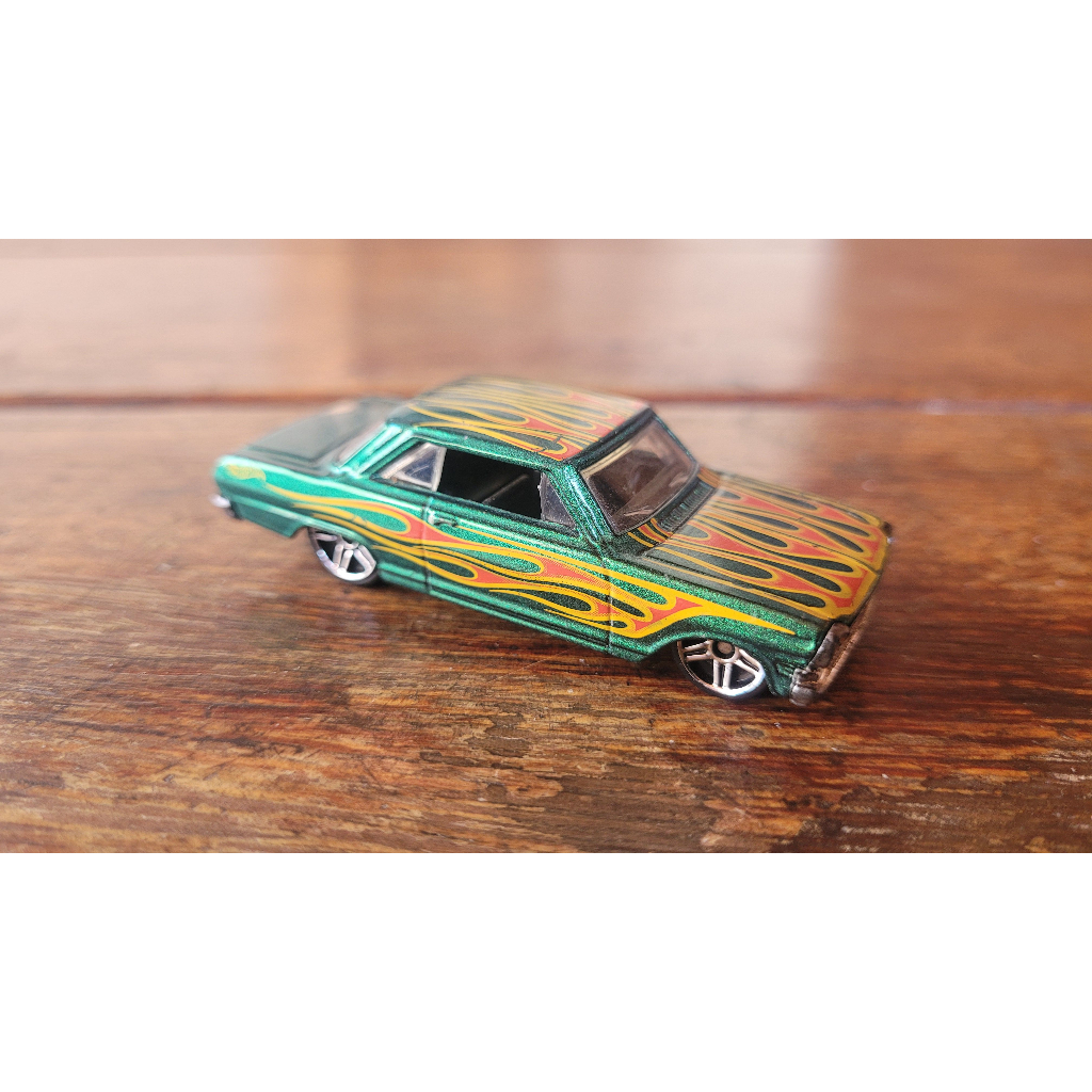 Hot Wheels - '63 Chevy II Verde - HW Flames 2018 (Fora da