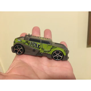 carrinho do Hulk pickup cabine dupla da Majorette Marvel tamanho Hot wHEELS