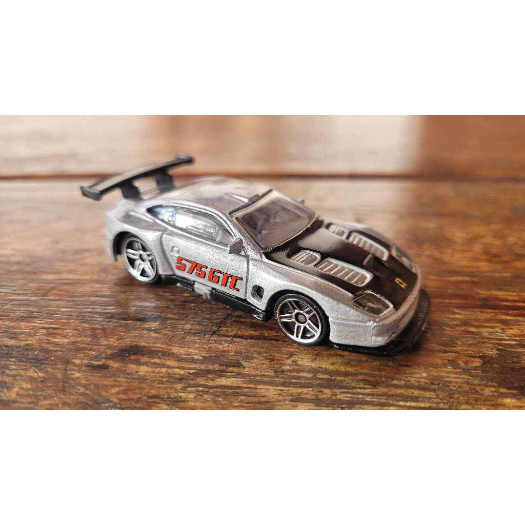 ミニカー 575 GTC, 612 Scaglietti, Matsumell Miniatura Ferrari 575 Gtc Shell V Power 1:38 Mattel 12 Cm