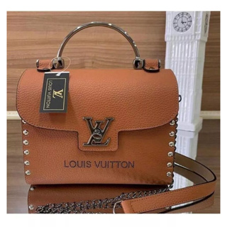 Bolsa Elegante Chamosa Louis Vuitton Baú de Mão e Alça Transversal