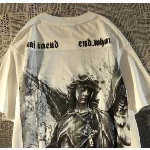 Camiseta Anjo Preto e Branco Retro Streetwear