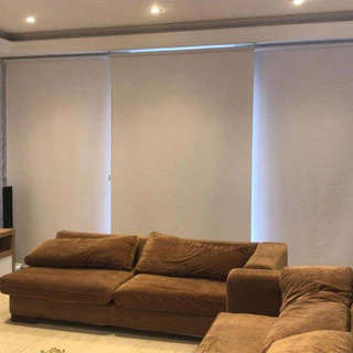 Cortina Persiana Rolô Branca Blackout 1,10m x 1,40m Veda Luz Blecaute Quarto Sala Escritório