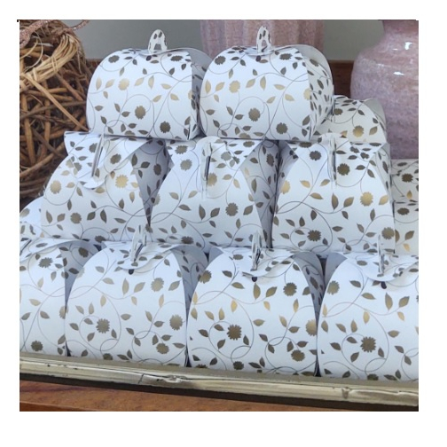 50 bem casados Floral Dourado Arabescos Jufiori Brownie, bem vivido e brigadeiros
