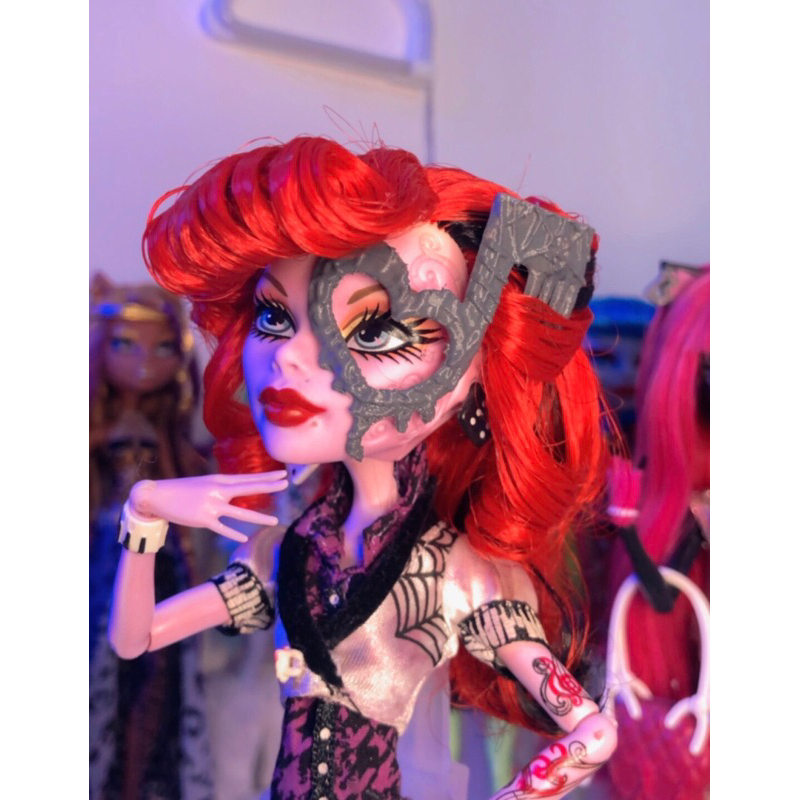 1 Suporte Para Boneca Monster High Ever After Expositor Stand Organizador  Pedestal