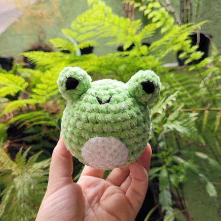Sapinho de Amigurumi em crochê
