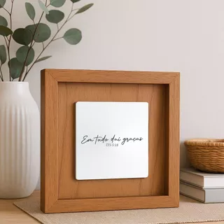 Quadro Decorativo em Madeira Quadrado com Placa de Espelho Gravado com Frase Sala Quarto