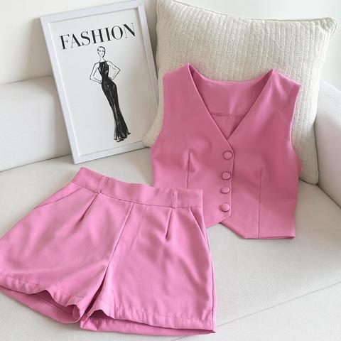 Conjunto Feminino Alfaiataria Luxo - Colete e Short Elegante — foto 1 — Achou Levou Brasil