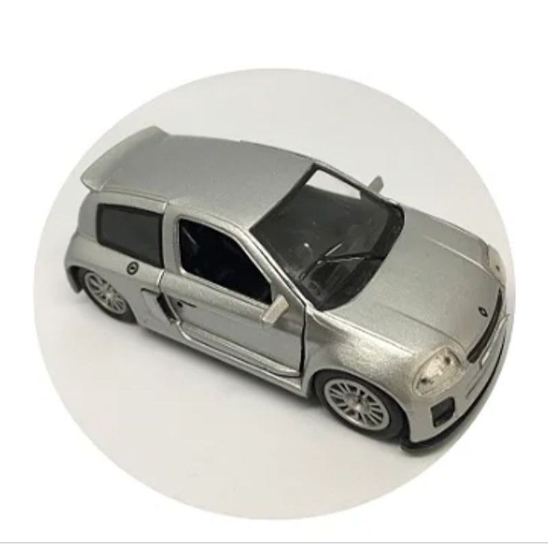 Miniatura 1:32 Metal Clio v6 Metal