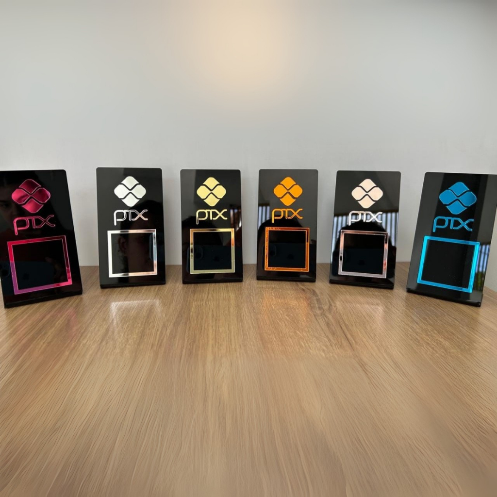 Suporte Pix Acrílico 2mm com Moldura Espelhada 5x5cm para QR Code