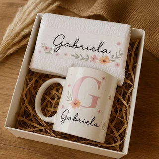 Kit Caneca + Toalhinha Branca Personalizada Lembrancinha Aniversário Noivado Casamento PRESENTE