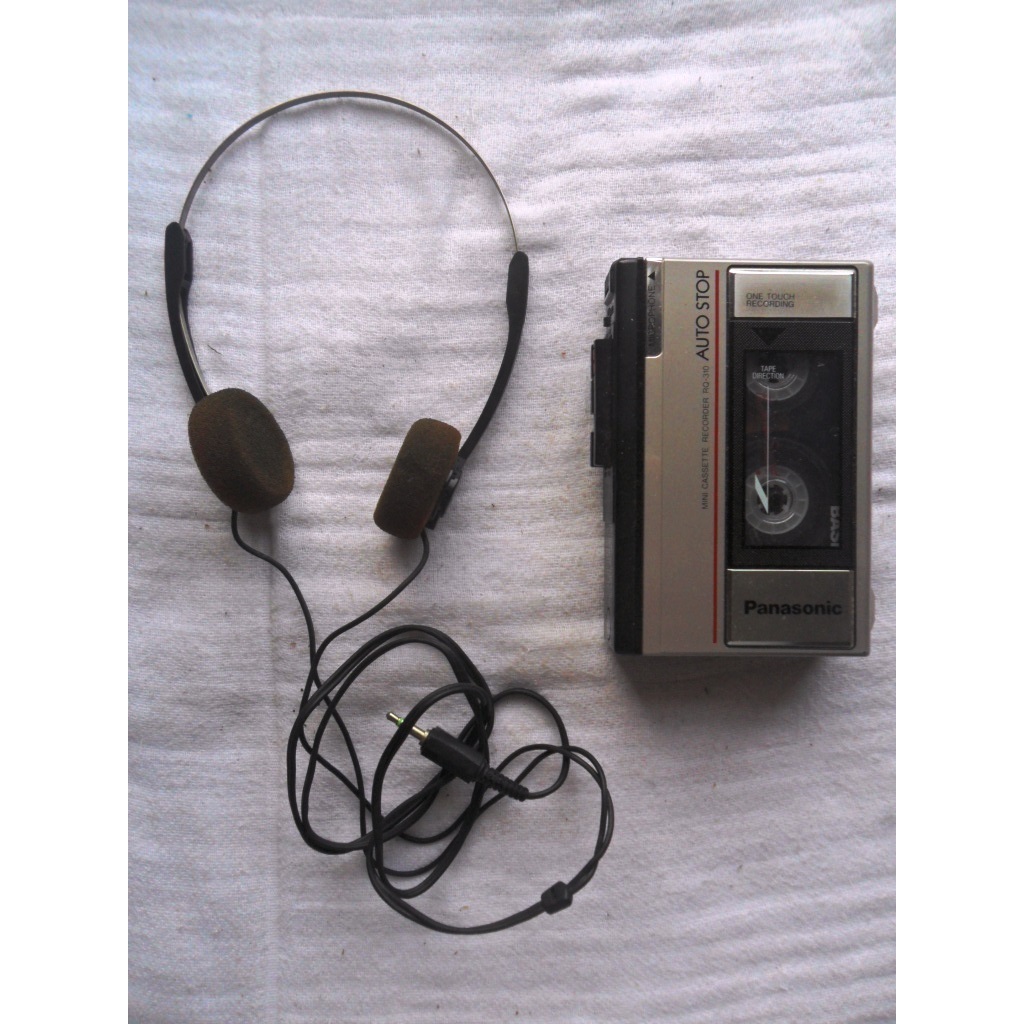 ANTIGO WALKMAN PANASONIC RQ-310 - ANOS 1987 / 1988 -GRAVADOR E TOCADOR DE FITA CASSETE - NÃO TESTADO