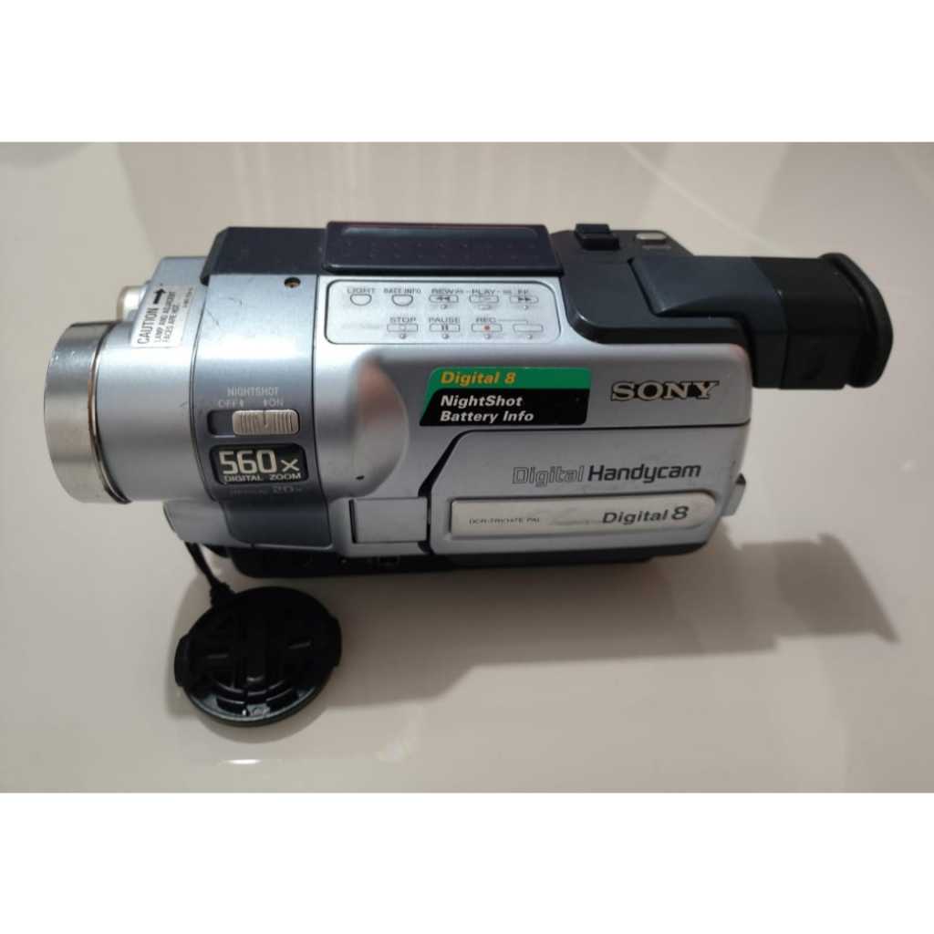 Filmadora Sony DCR-TRV147E PAL Handycam - Digital8 -Leia