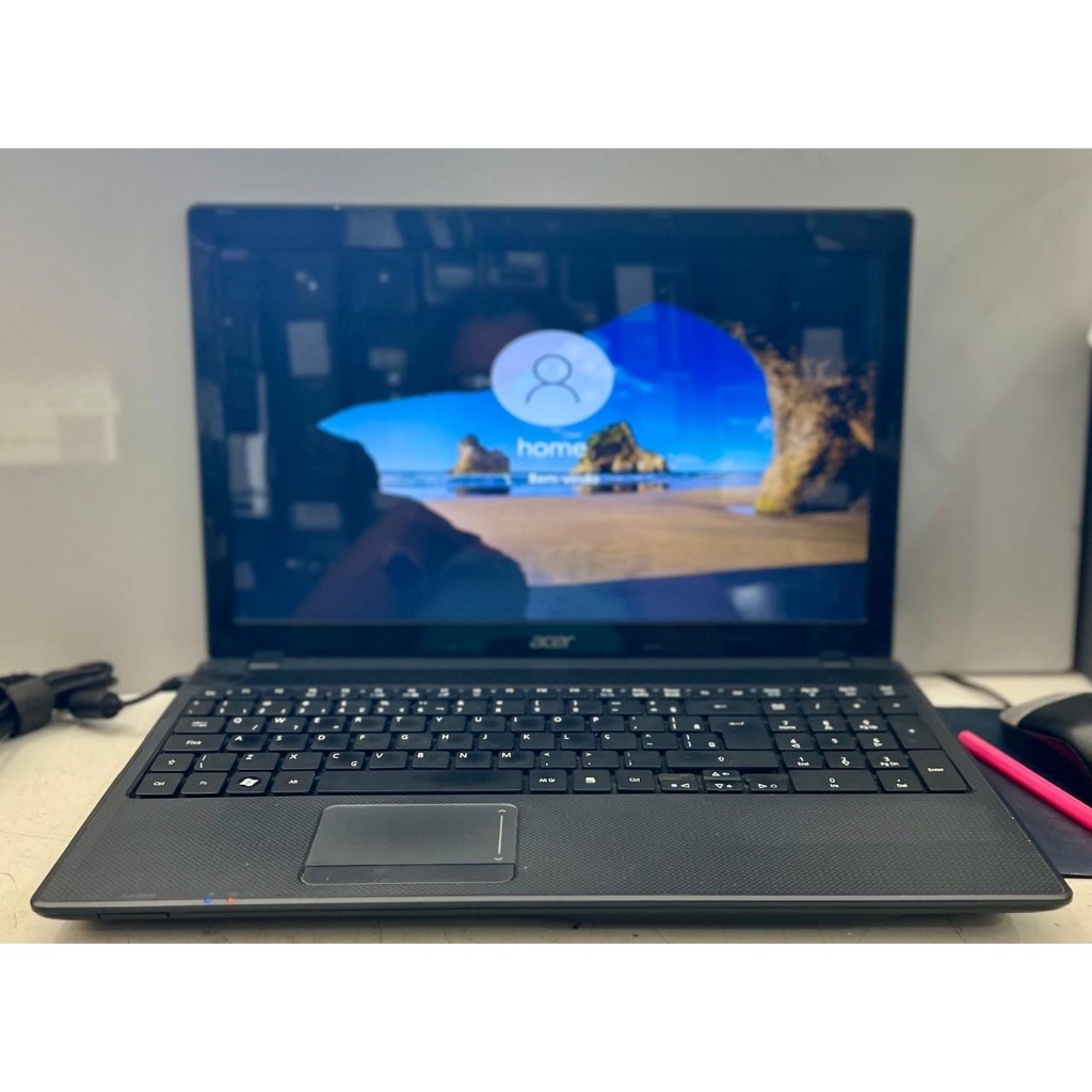 PC Portable Acer Aspire 5733Z - 15,6" - Intel Pentium - 250 Go - 3 Go RAM - Windows XP