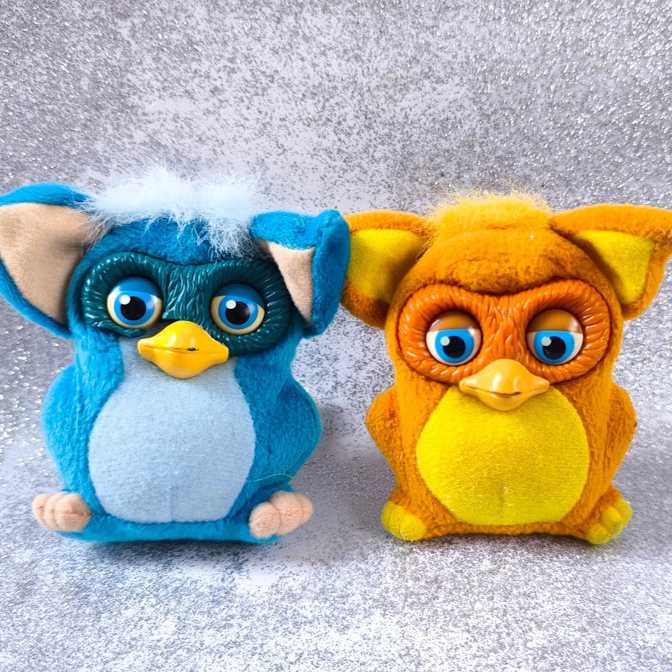 Furbys Laranja e Azul Mcdonalds 2006 | Shopee Brasil
