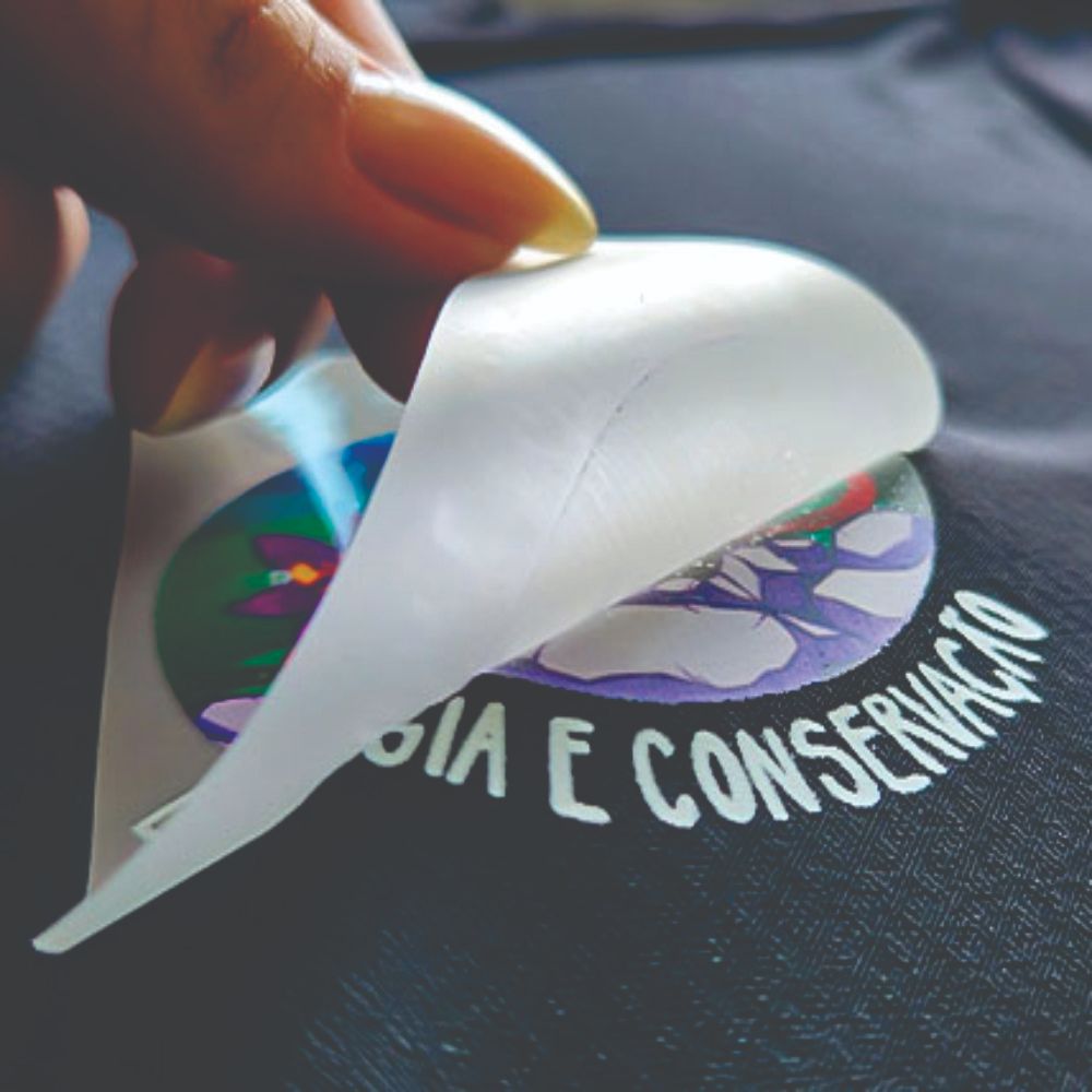 Etiquetas termocolantes com sua logo para marcas de roupa - Tecnologia DTF Premium