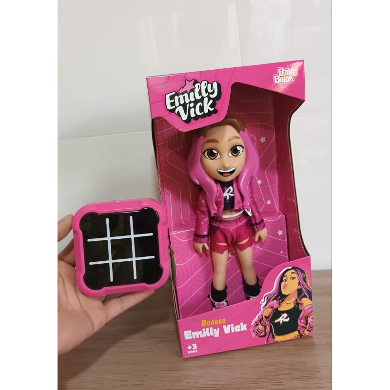 Boneca Emilly Vick e Jogo da Velha digital | Shopee Brasil