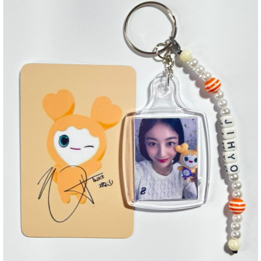 TWICE HareHare ジヒョ ジブリー フォトカードキーホルダー Chaveiro Jihyo Twice + card Lovely + 1 photocard surpresa | Shopee