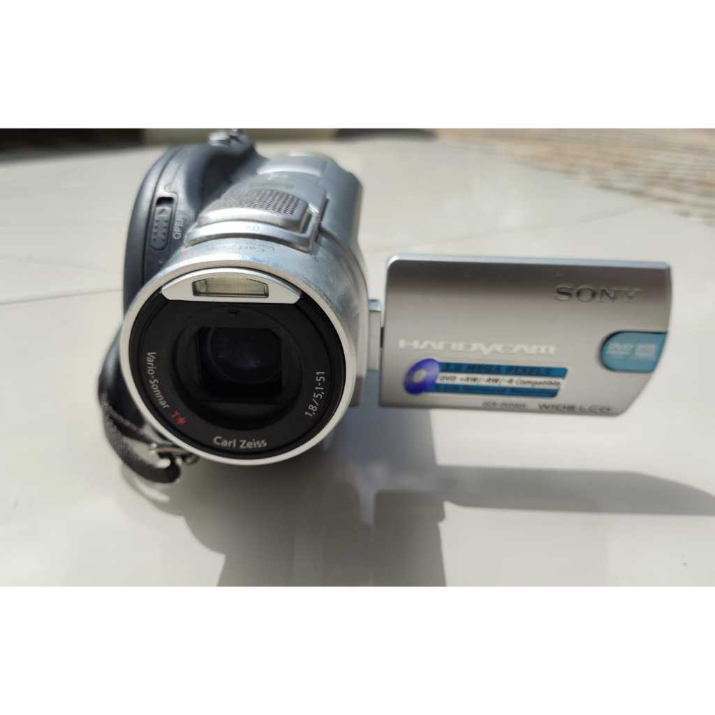 Câmera Filmadora Sony DCR-DVD405 -3,0MP 120X Preta/Prata Leia