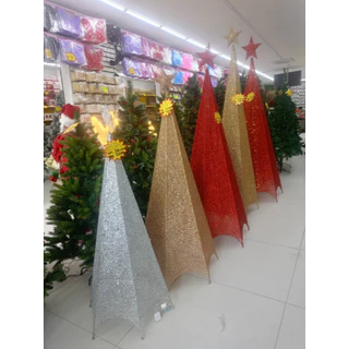 ÁRVORE 3 PONTAS OU 6 ÁRVORE  DE NATAL PIRAMIDE COM PISCA PISCA.