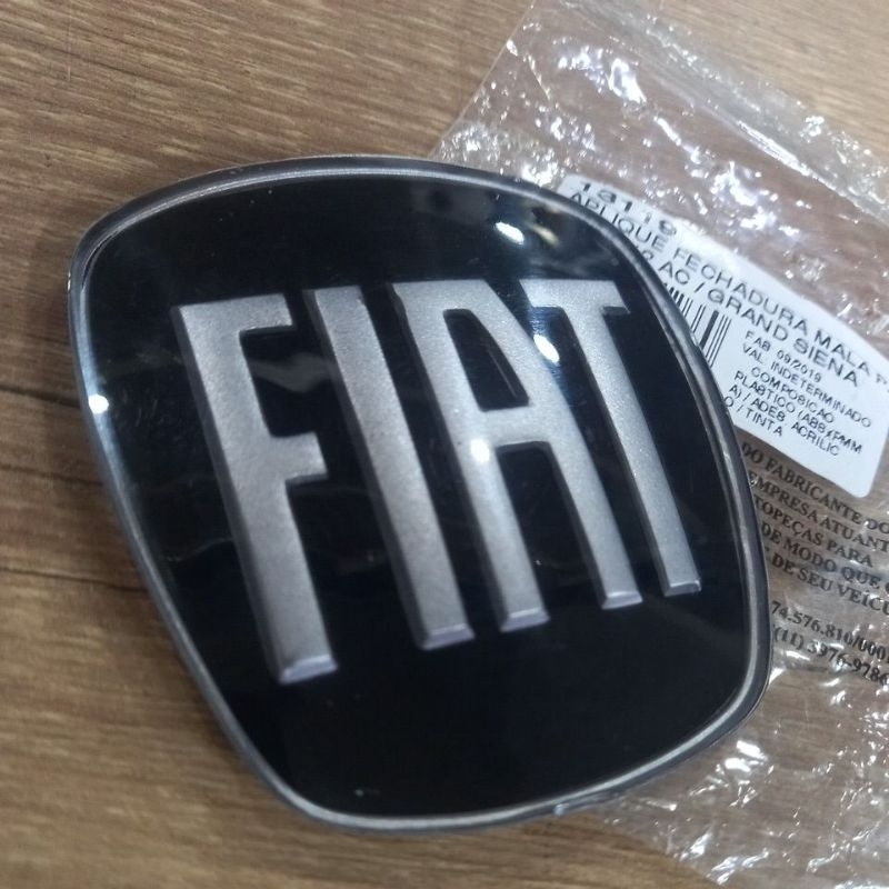 Emblema Fiat Preto em acrílico Para fechadura do porta mala fixação ...