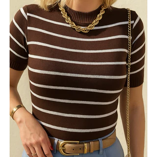 Blusa Feminina Moda Verão Listrada Fresquinha Casual Com Manga Curta Moda Tendência Elegante 25/26
