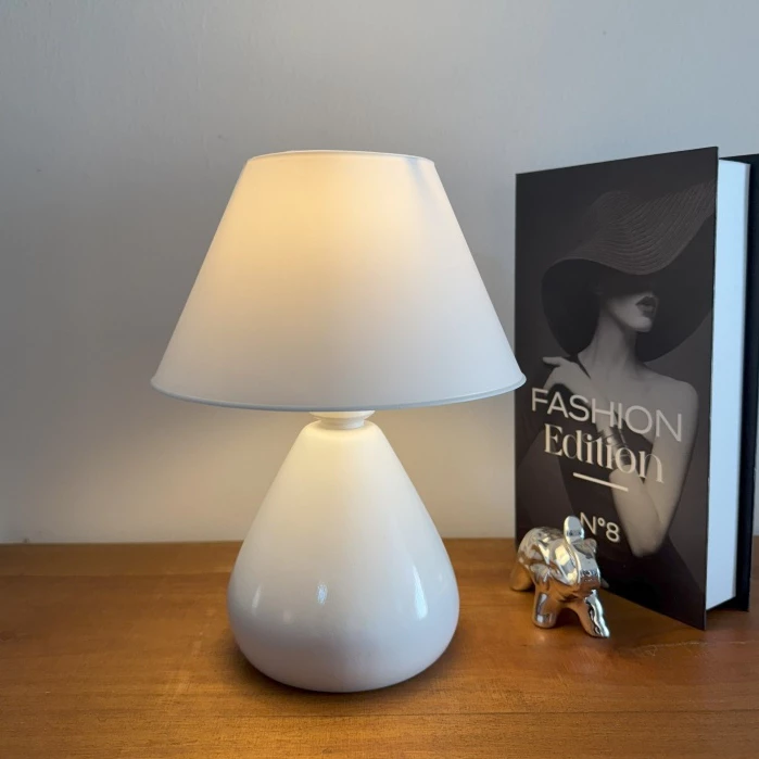 Abajur Luminária de Cerâmica Gota Bivolt com Cúpula para Quarto ou Sala