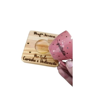 KIT PIRES DE MADEIRA PINUS PERSONALIZADA COM FRASE COM XÍCARA DE PORCELANA