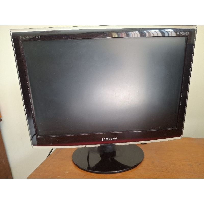 Monitor Samsung T190, modelo LCD Syncmaster widescreen de 19 polegadas ...