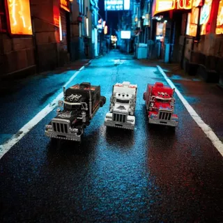 Miniatura Caminhão Peterbilt 389 Transformers Optimus Prime Mercedes Benz antigo