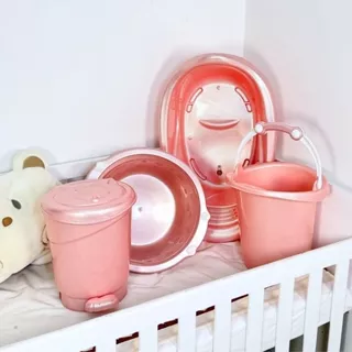 Kit Cuidados Especiais com o Bebê – Banheira 22L, Bacia 14L, Balde 11L e Lixeira 8L em Oferta na Shopee