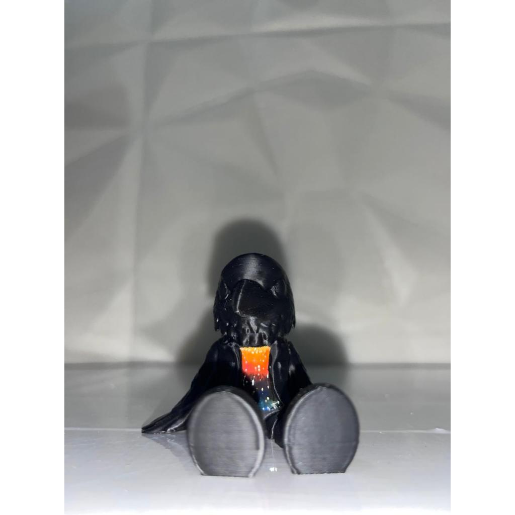 Corvinho Articulado Decorativo – Boneco Estilo Gótico com Detalhes Galáxia