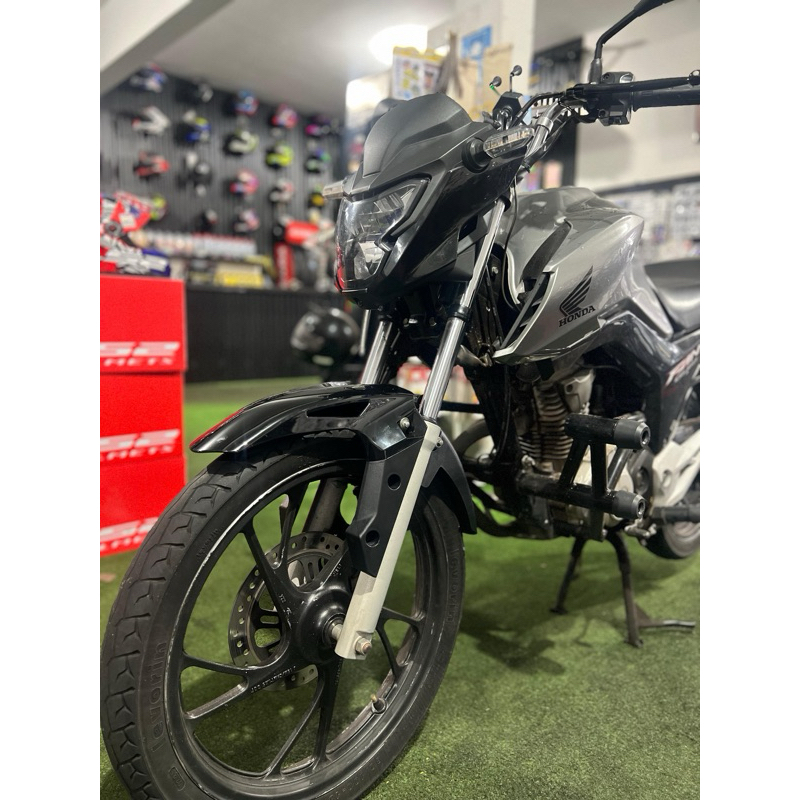 Páralama Dianteiro CB300F Adaptado Titan/Fan 160 2014 a 2025 (Lado