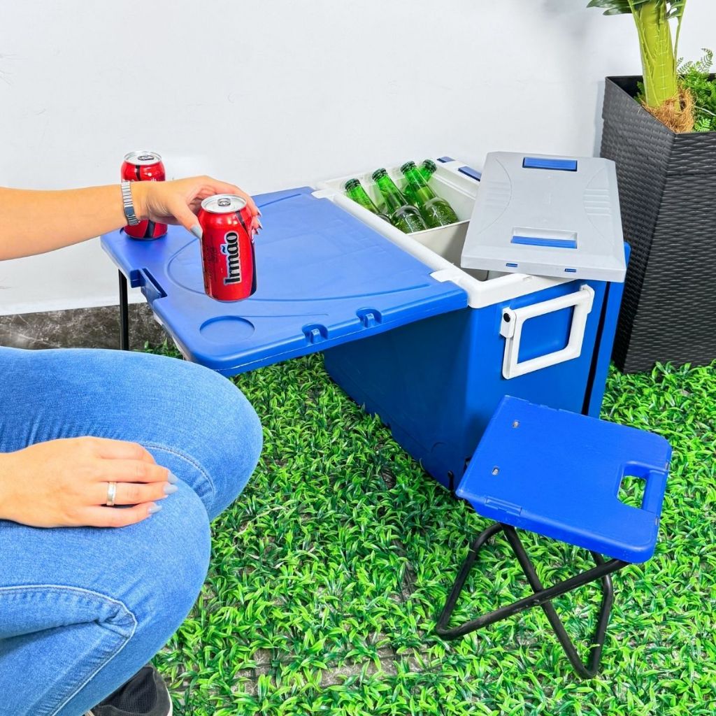 Caixa Térmica 32L Azul, Rodinhas, Fechamento Hermético e