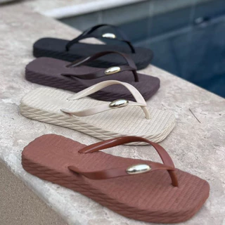 Chinelo Feminino Super leve e confortável Detalhe em metal - PROMOÇÃO ENVIO RÁPIDO