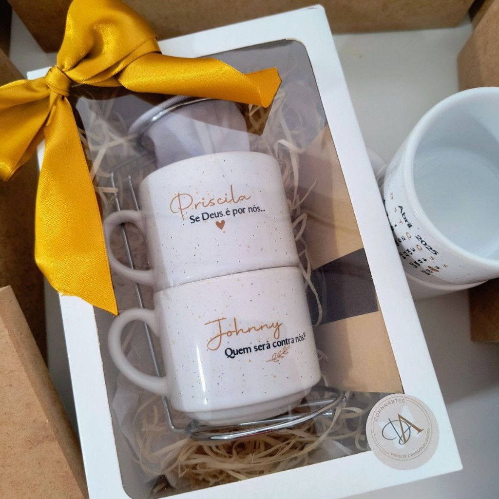 Kit de Xícaras Personalizadas com Mini Coador (Caixa Kraft com visor ...
