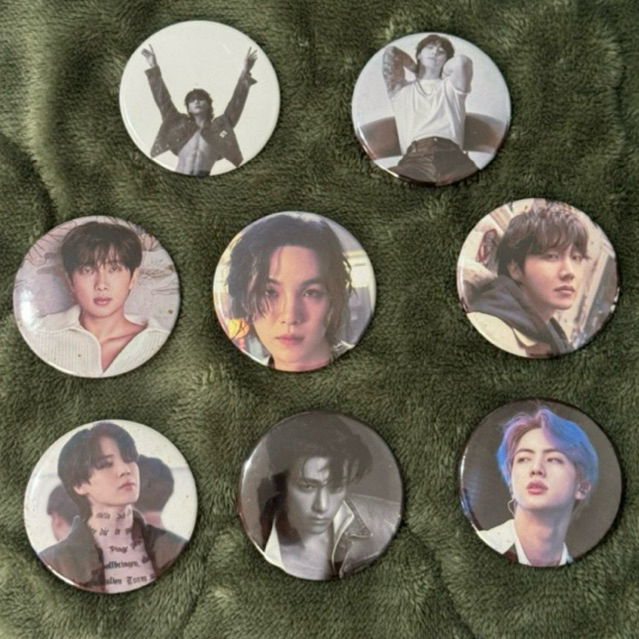 Bottons BTS - Leia a descrição | Shopee Brasil