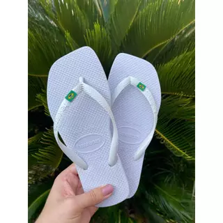 Chinelo Feminino Bandeira do Brasil Branco Preto Sandália