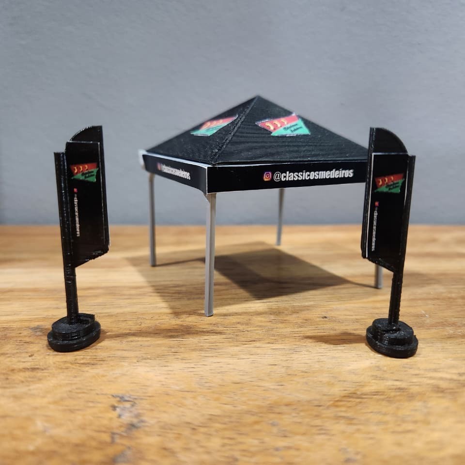 Tenda Barraca e Windbanner para dioramas em escala 1.64 e 1.43 - Compatível com Hot Wheels