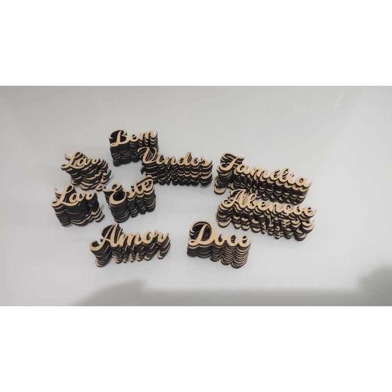 14 Palavras Personalizadas em MDF com base e 40cm de largura | Shopee ...