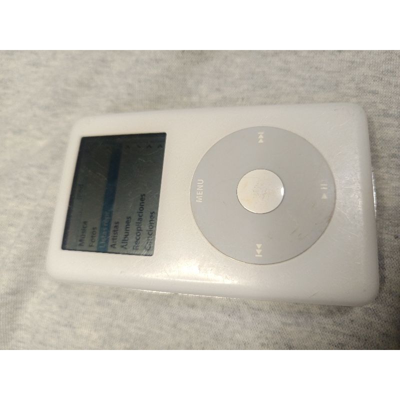ipod classic 20gb. não segura carga. mancha na tela