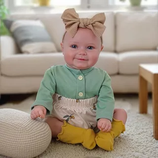 Bebê Reborn Menina Silicone Realista 48cm Maddie Pode dar Banho com Acessórios